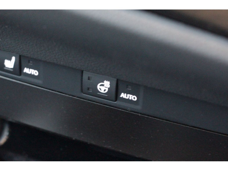 2023 Lexus ES 300 H - image 30