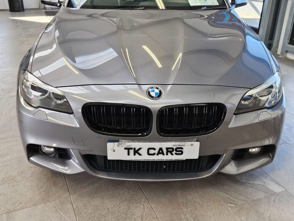 2016 BMW 5 Series - image 3