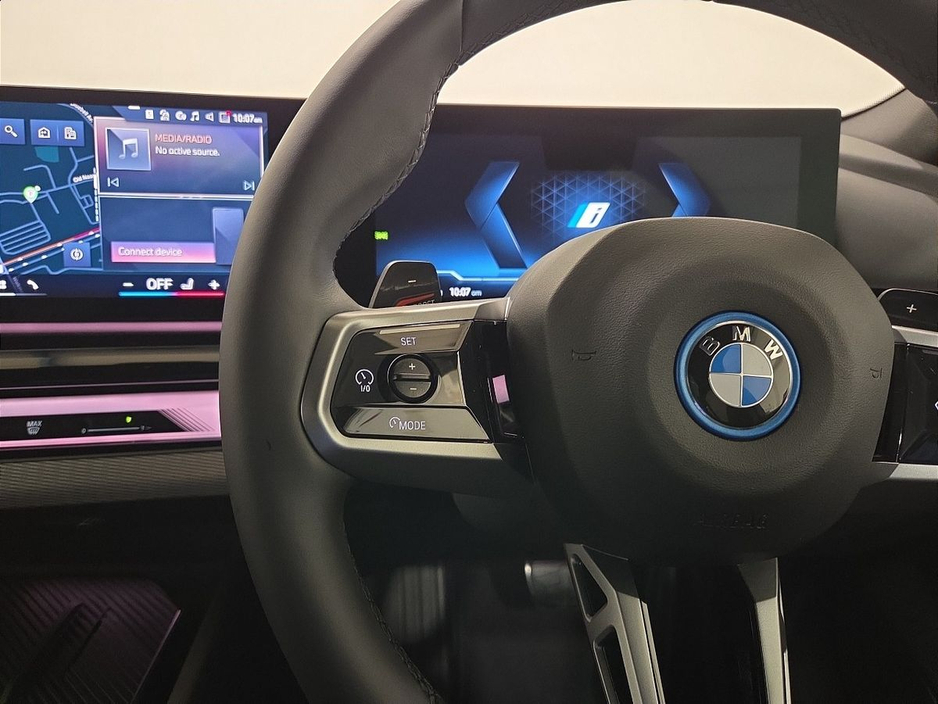 2025 BMW 5 Series - image 17