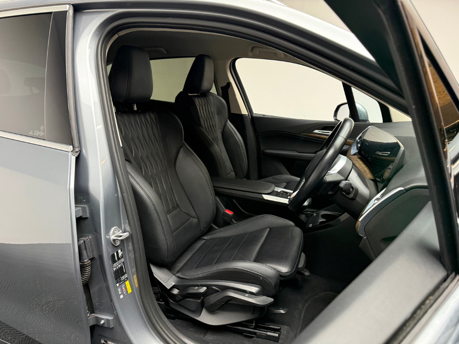 2023 BMW 2 Series - image 11