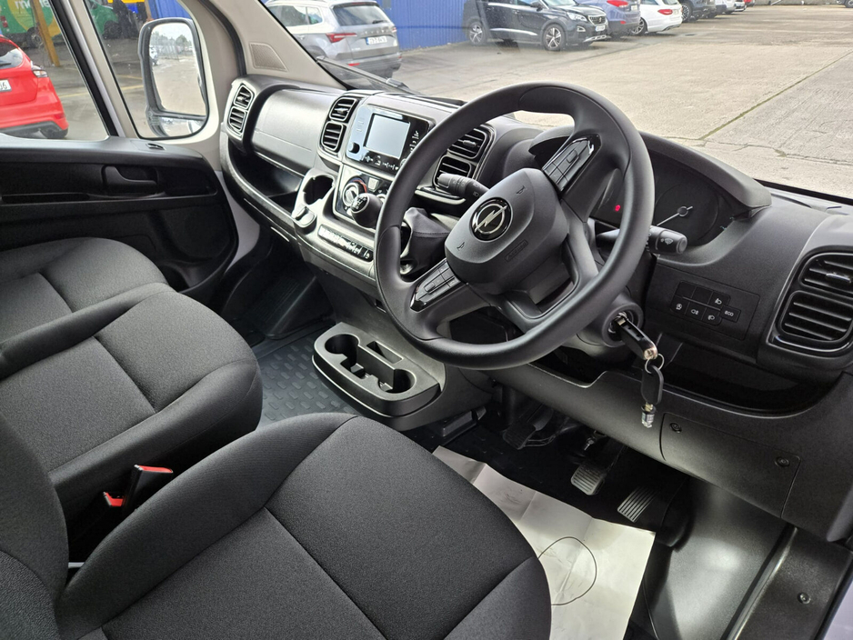 2025 Opel Movano  €27,750