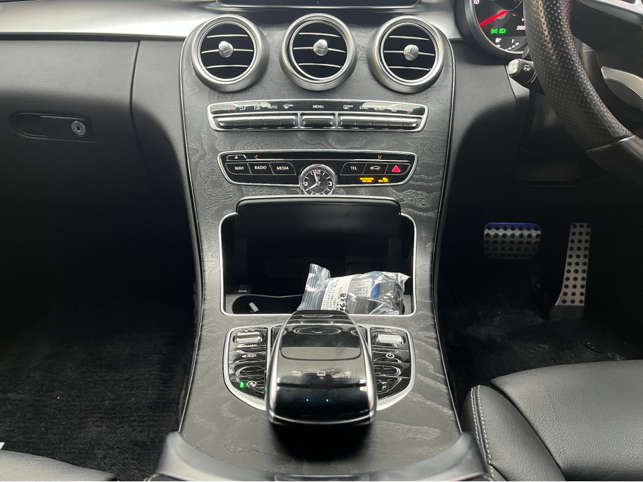 2016 Mercedes-Benz C Class €20950! 2016 MERCEDES-BENZ C220D AVANTGARDE AMG LINE 2.0 AUTOMATIC / CRUISE CONTROL / REVERSE CAMERA / ELECTRIC MEMORY & HEATED SEATS / PADDLE SHIFTERS / AMBIENT LIGHTS AND MORE €20,950