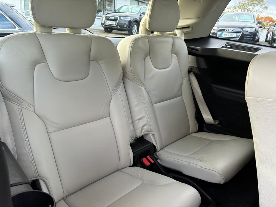 2023 Volvo XC90 - image 11