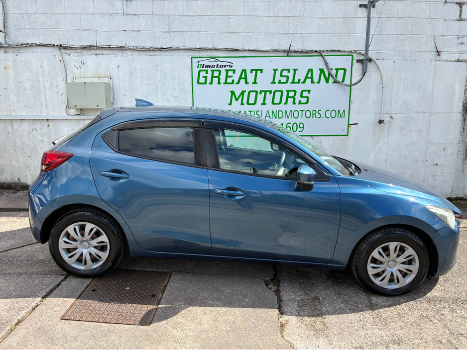 2017 Mazda Demio - image 4