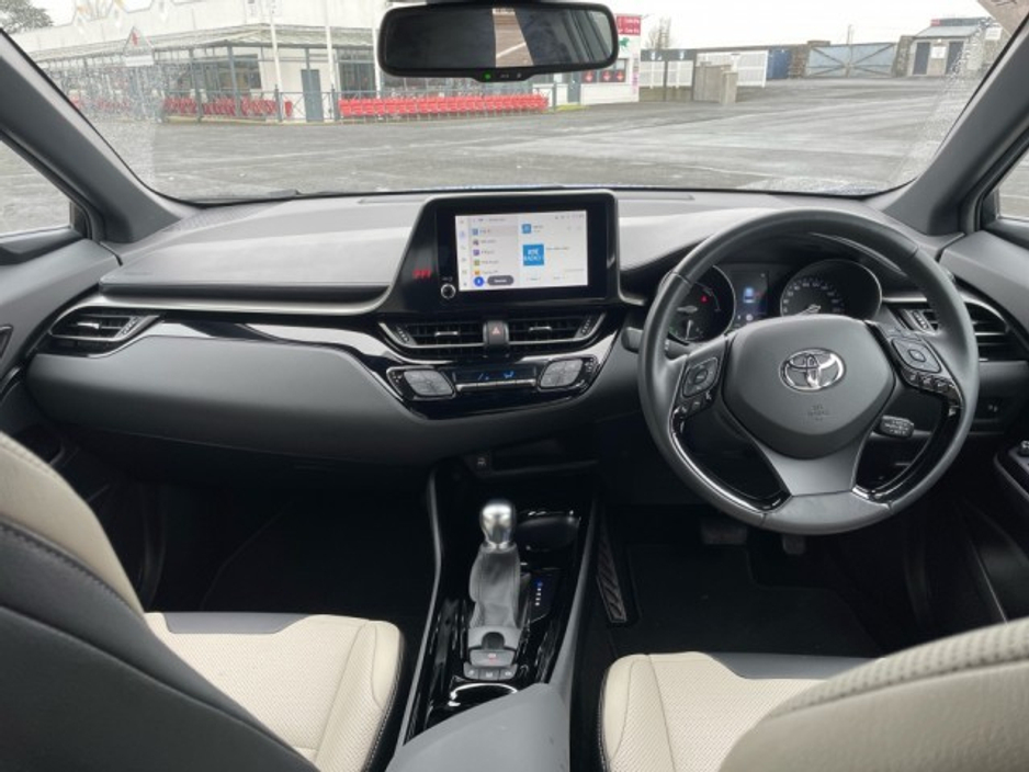 2022 Toyota C-HR - image 8
