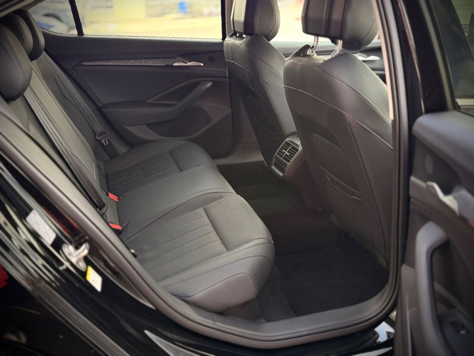 2025 Skoda Superb - image 11