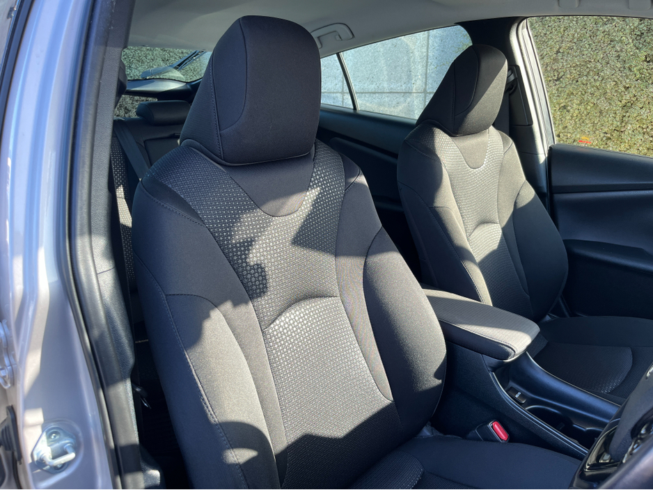 2019 Toyota Prius - image 10