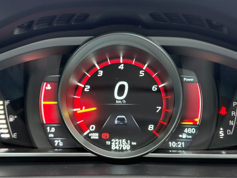 2014 Volvo V40 2.0 T5 (245hp) R-Design Geartronic €11,900