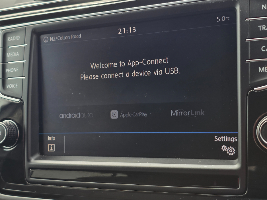 2017 Volkswagen Touran - image 26