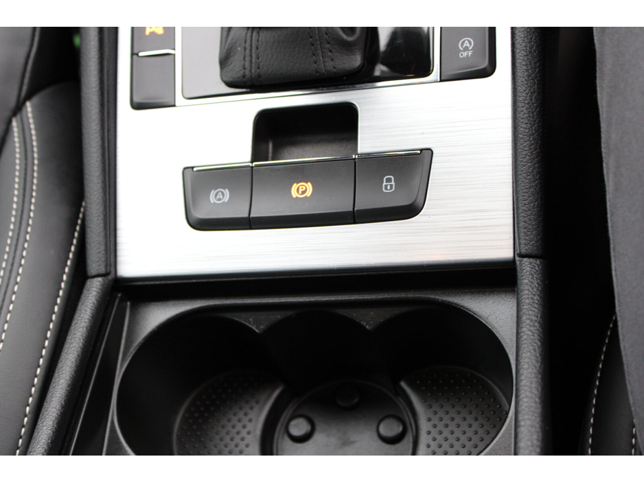 2021 Skoda Superb - image 25