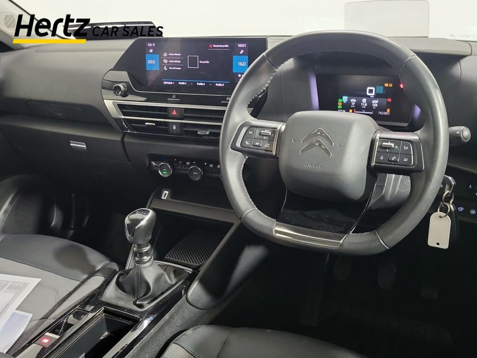 2023 Citroen C4 - image 12