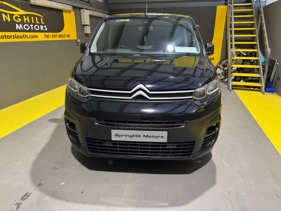 2021 Citroen Berlingo - image 6