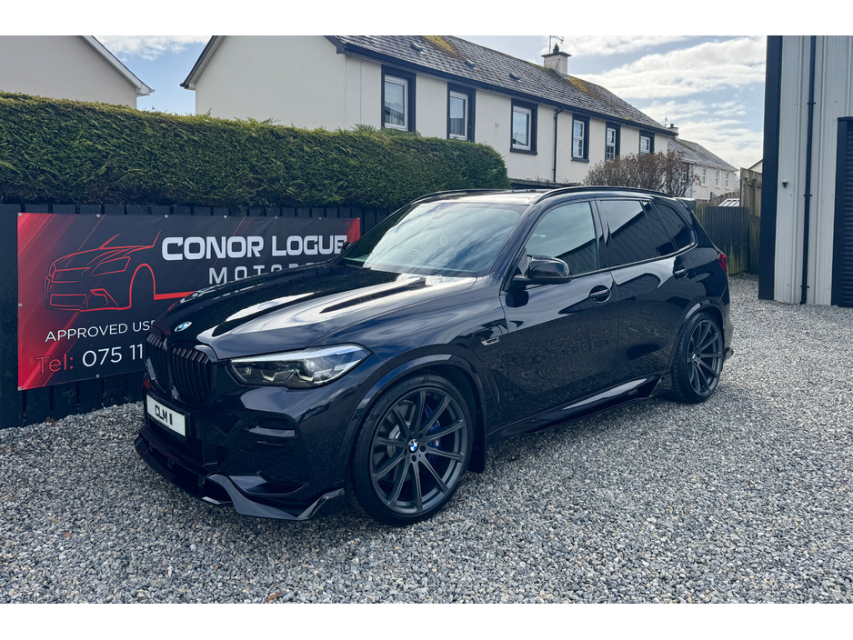 2021 BMW X5 - image 3