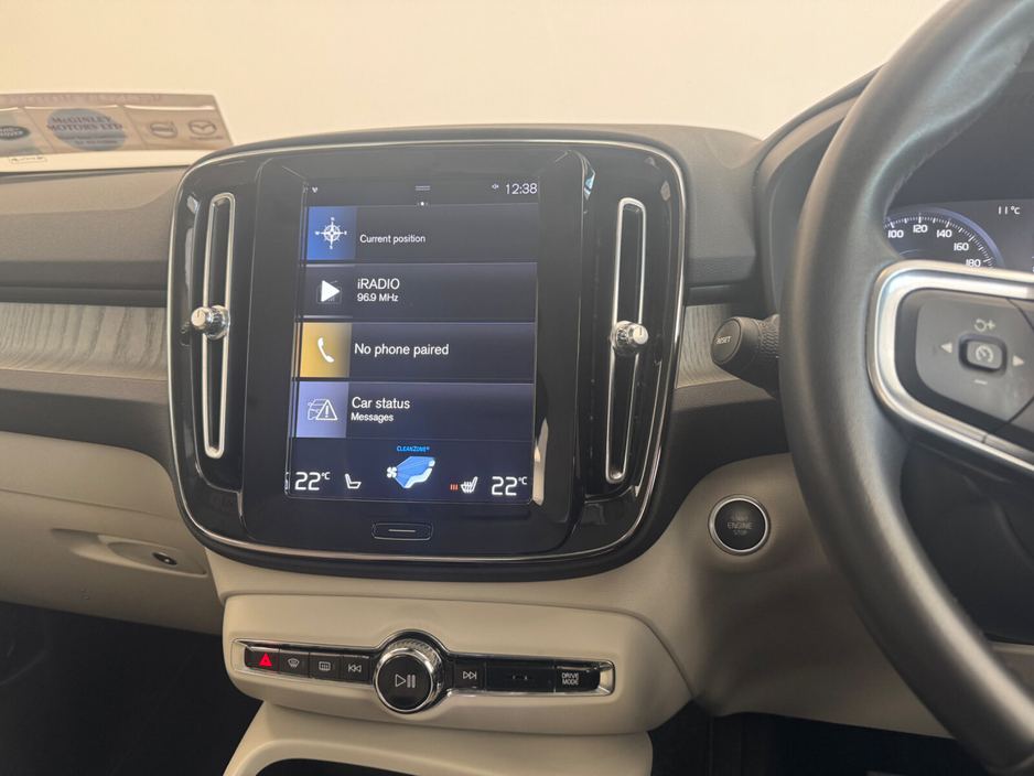 2020 Volvo XC40 - image 13