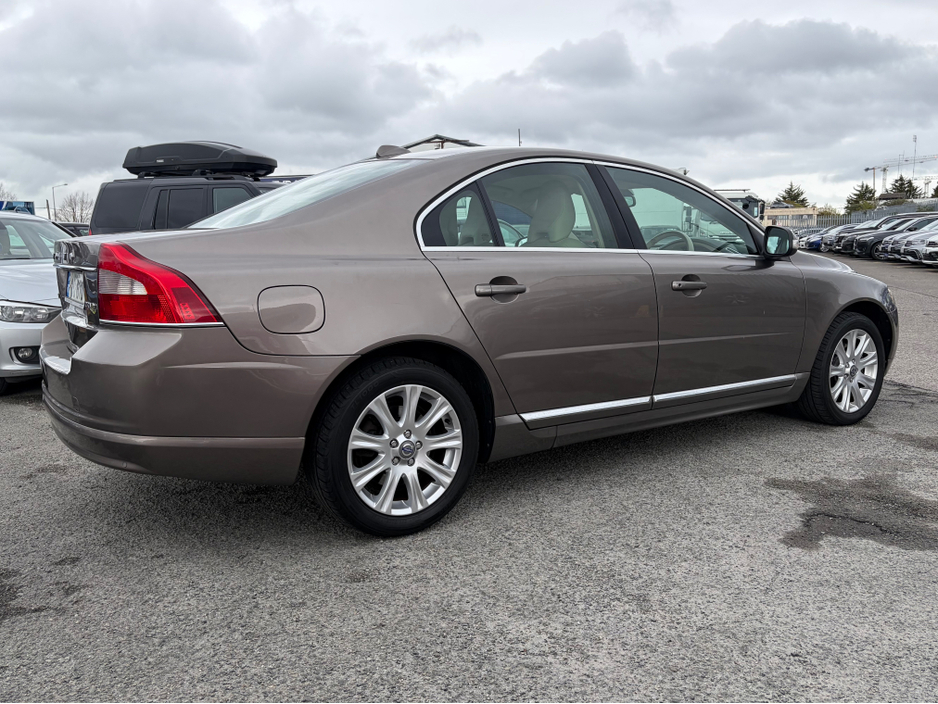 2011 Volvo S80 - image 6