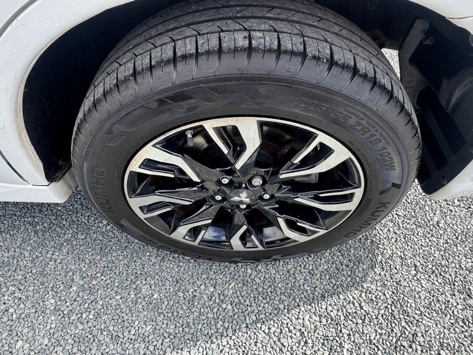 2018 Mitsubishi Outlander - image 7