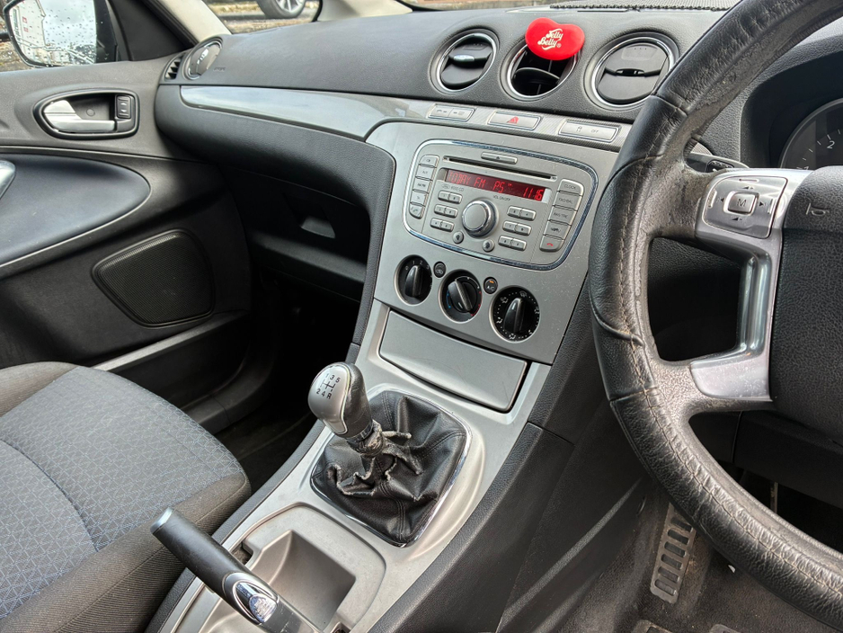 2008 Ford Galaxy - image 9