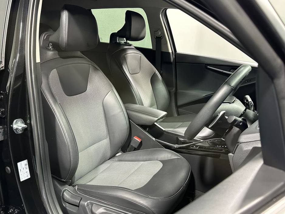 2023 Kia Niro - image 10