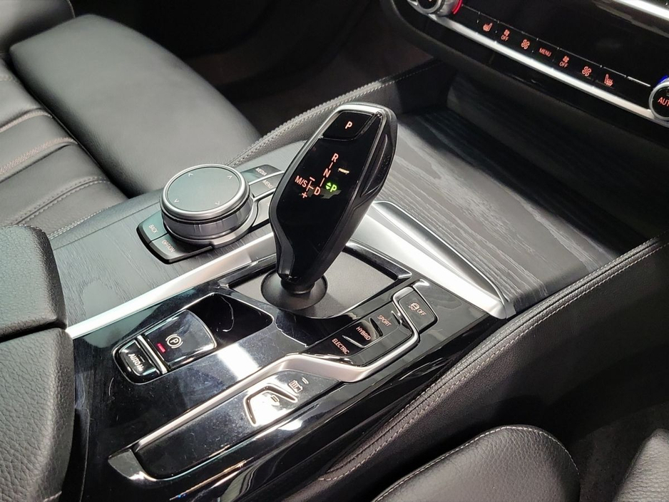 2022 BMW 5 Series 530e M Sport Saloon €39,975