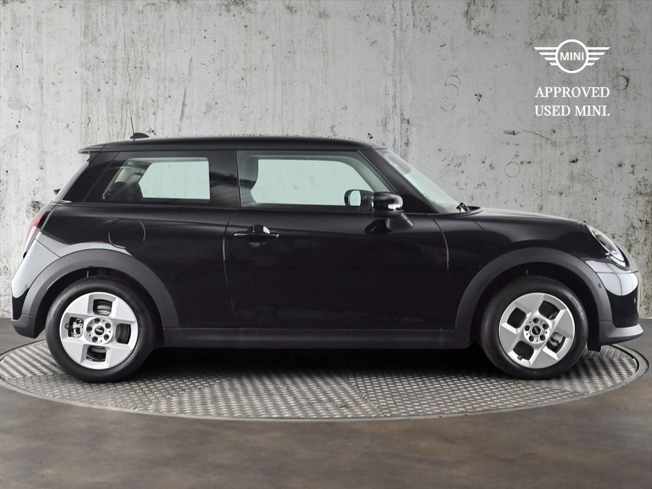 2025 MINI Hatch Cooper C 3 Door €39,900