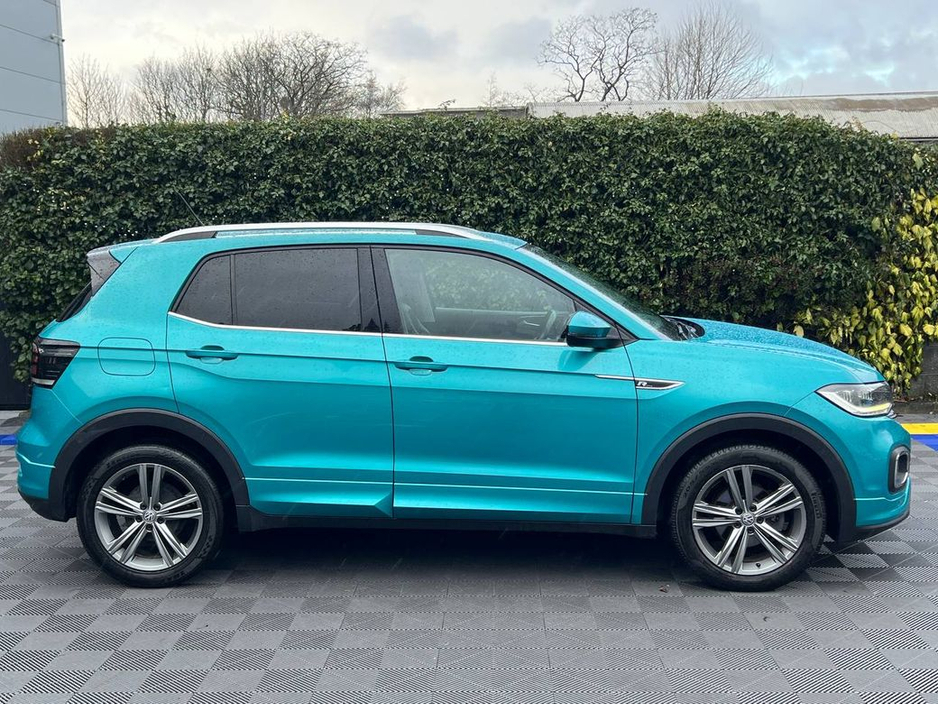 2020 Volkswagen T-Cross R-LINE 1.6 TDI // APPLE CARPLAY/ANDROID AUTO // MULTIFUNCTIONAL STEERING WHEEL // 17" ALLOYS €19,900