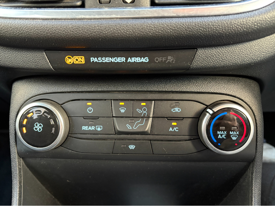 2022 Ford Fiesta - image 12