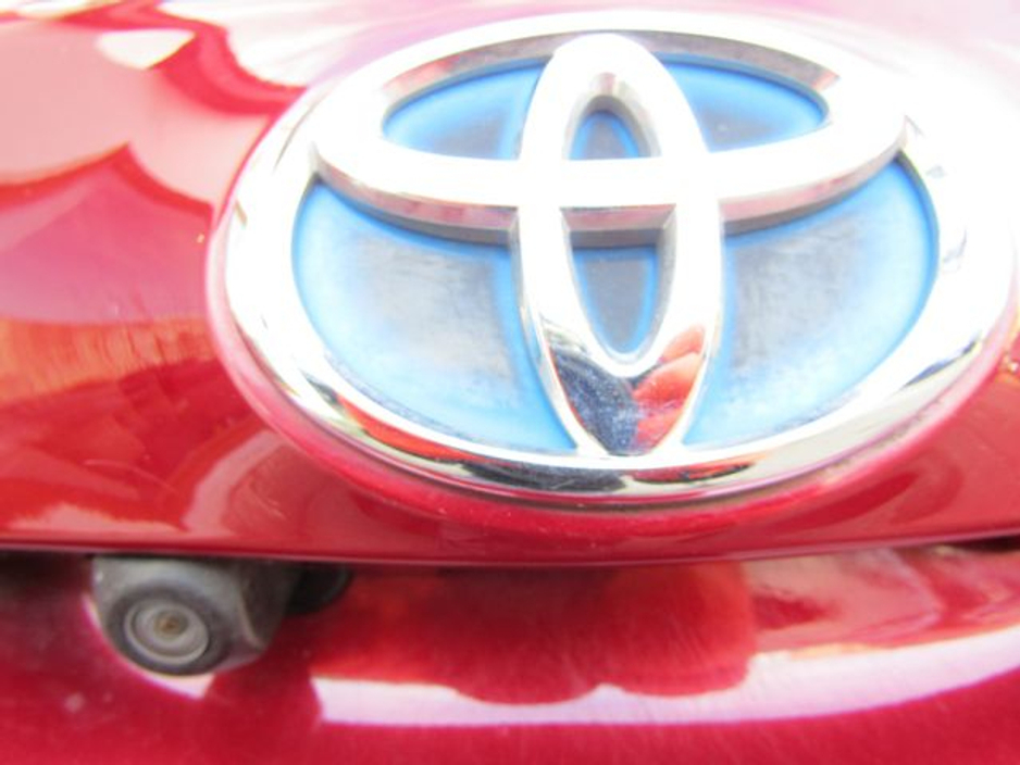 2018 Toyota Auris Hybrid Luna 4DR Auto €16,950