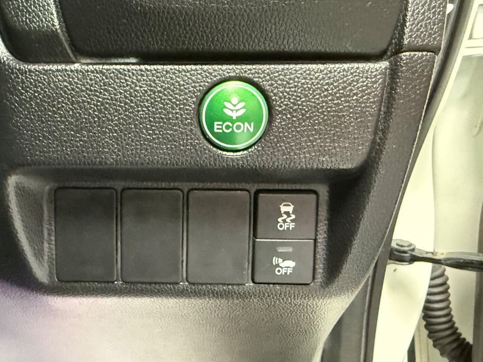 2014 Honda Jazz - image 16