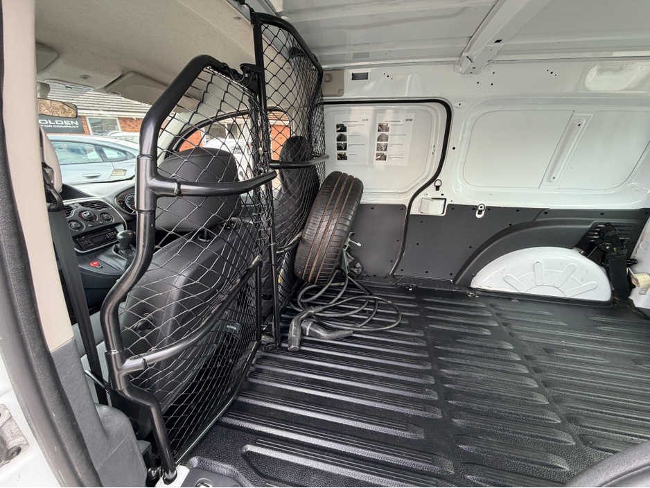 2020 Renault Kangoo - image 20