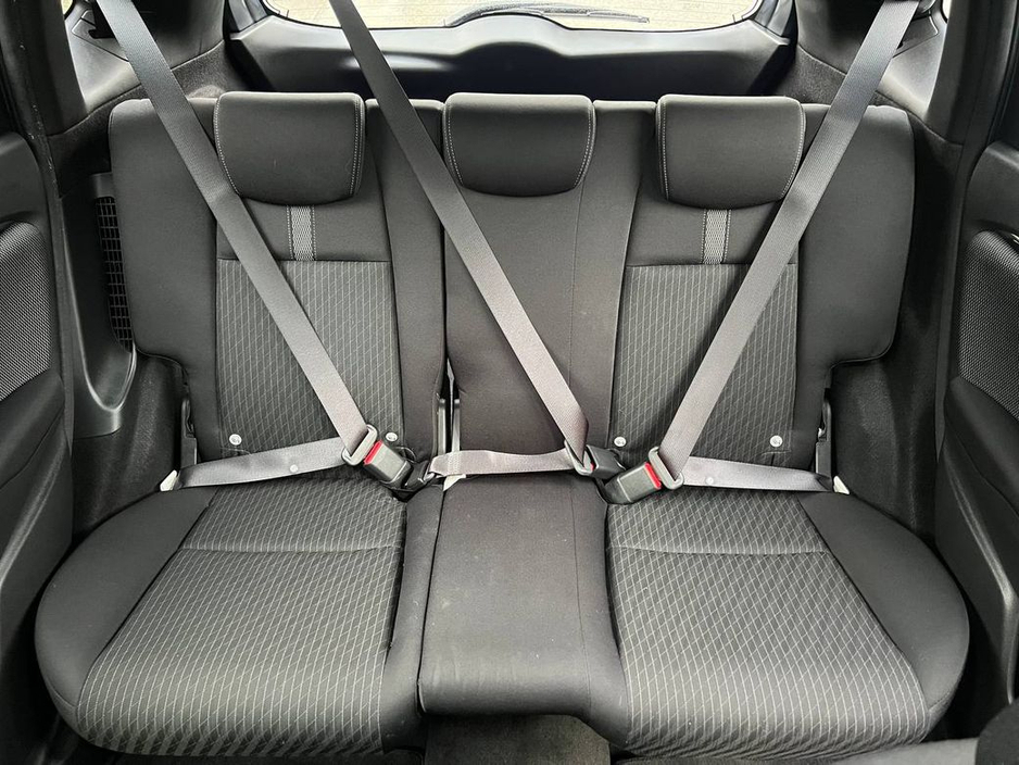 2017 Honda Fit - image 12