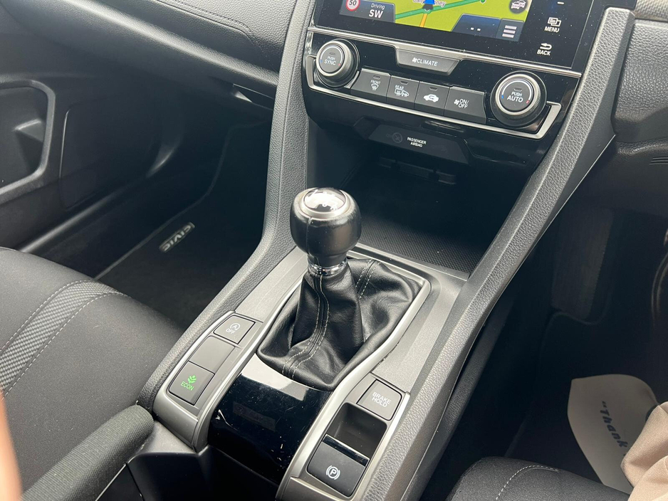 2018 Honda Civic - image 15