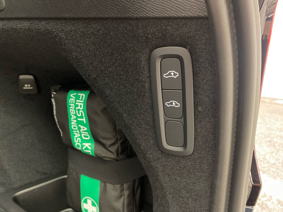 2026 Volvo XC90 - image 26