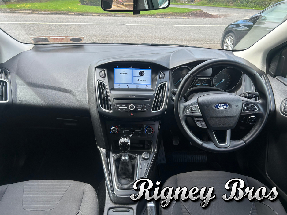 2017 Ford Focus - image 13