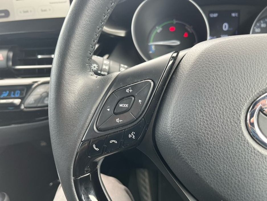 2023 Toyota C-HR - image 16