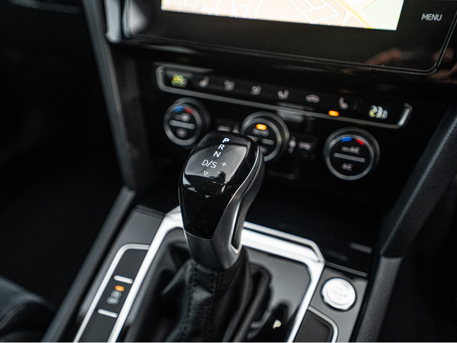 2019 Volkswagen Passat 2019 VW Passat Highline Auto/High spec/1yr warrant €25,888