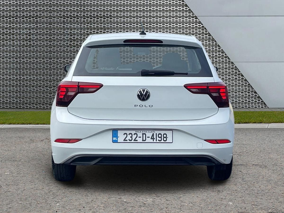 2023 Volkswagen Polo - image 9