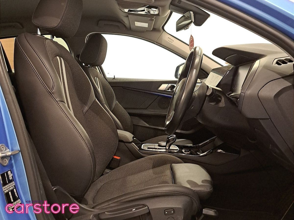 2021 BMW 1 Series - image 12