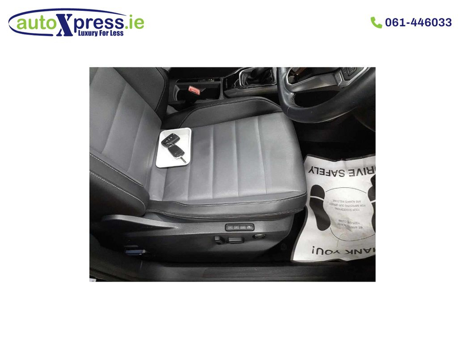 2023 Volkswagen T-Roc - image 6