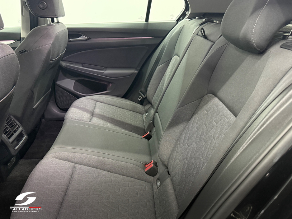 2025 Volkswagen Golf - image 25