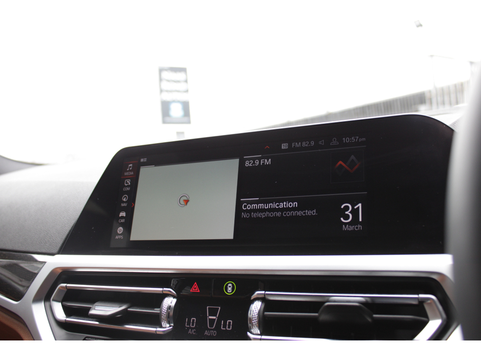 2019 BMW 3 Series - image 13