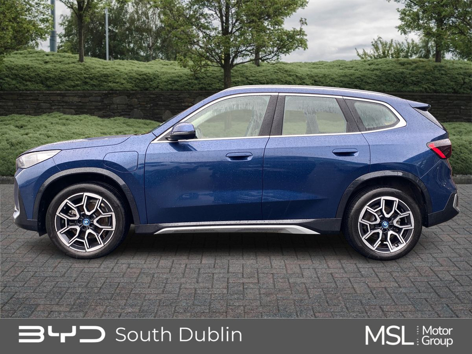 2025 BMW X1 - image 6