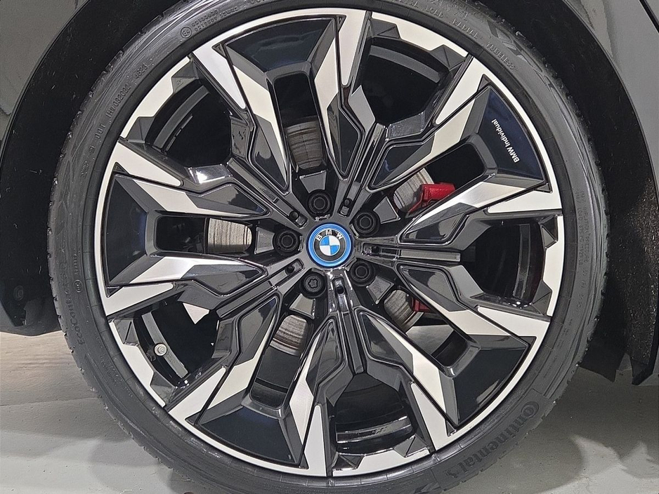 2025 BMW i5 - image 14