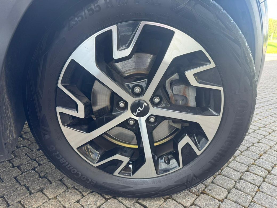 2023 Kia Sportage - image 9