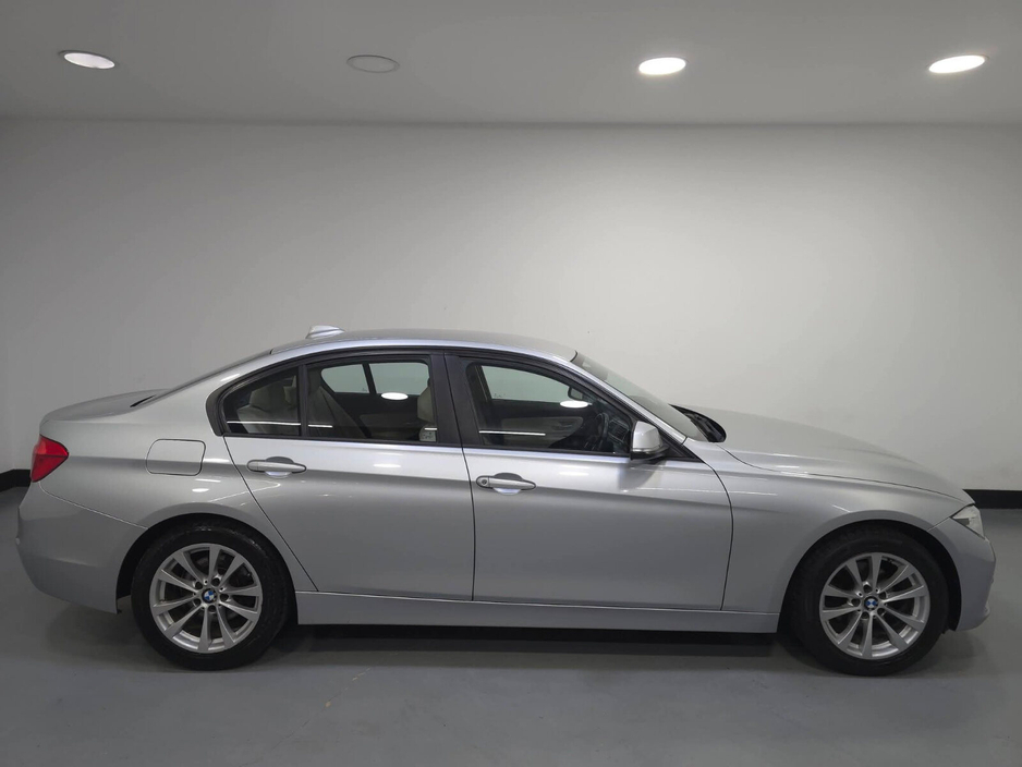 2018 BMW 3 Series - image 7