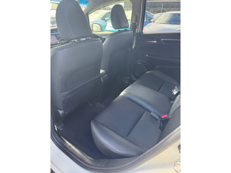 2014 Honda Fit - image 9