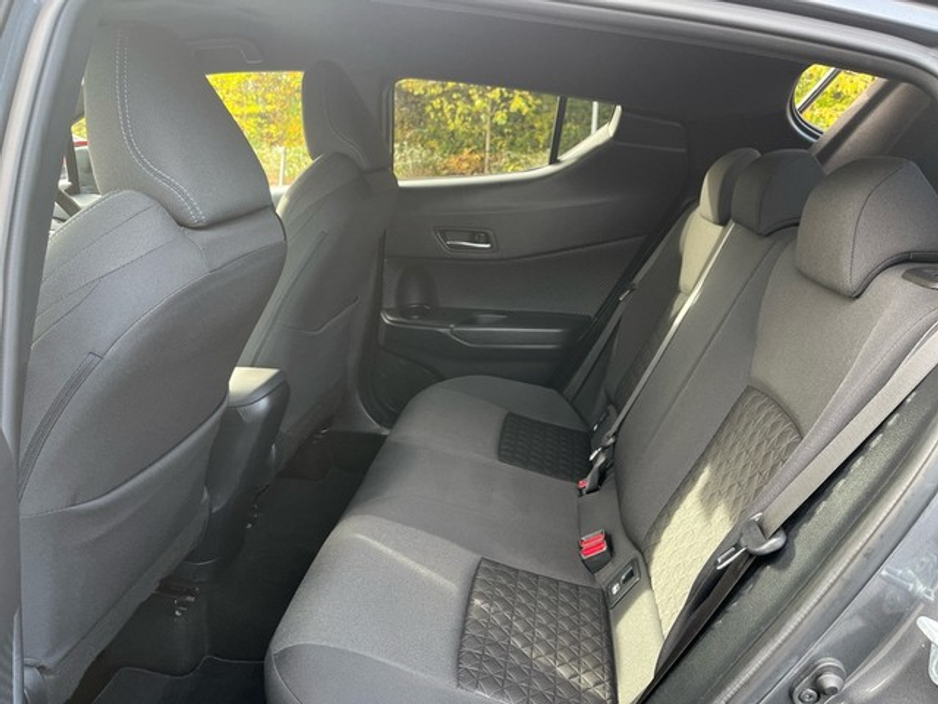 2022 Toyota C-HR - image 7