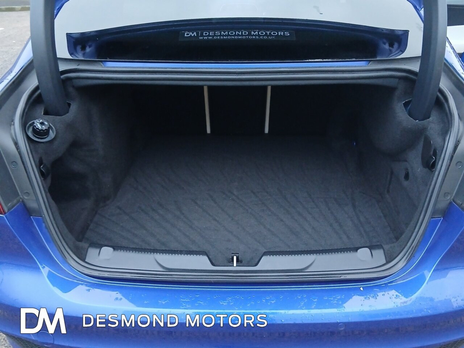 2019 Jaguar XE - image 15