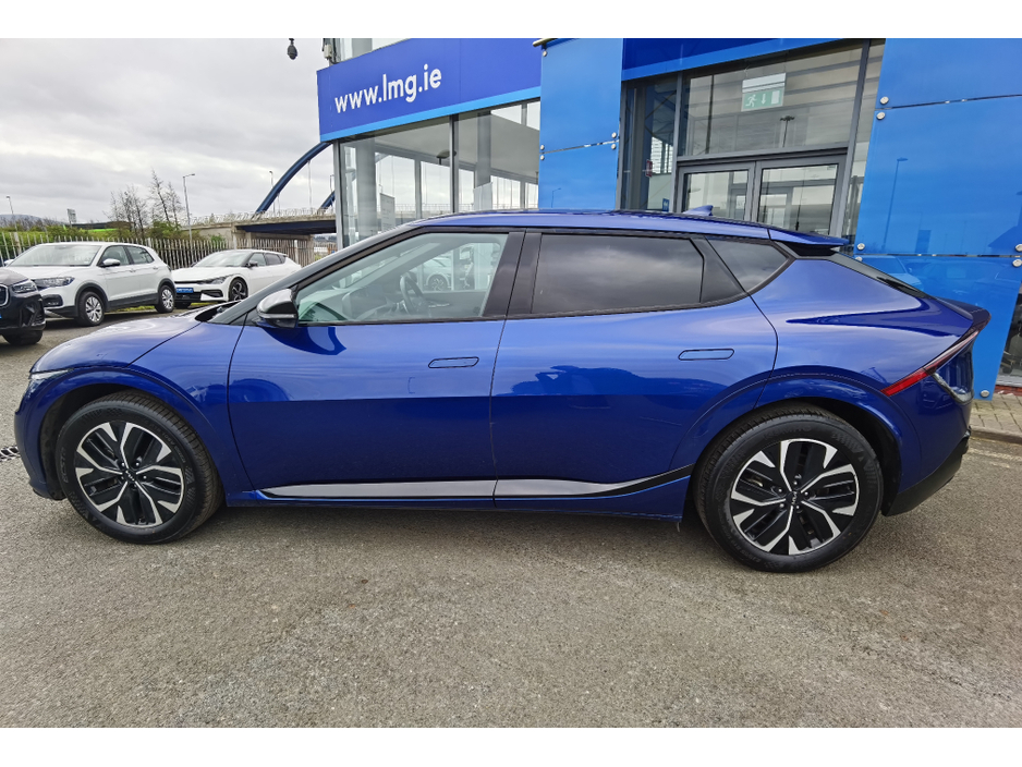 2022 Kia EV6 - image 7