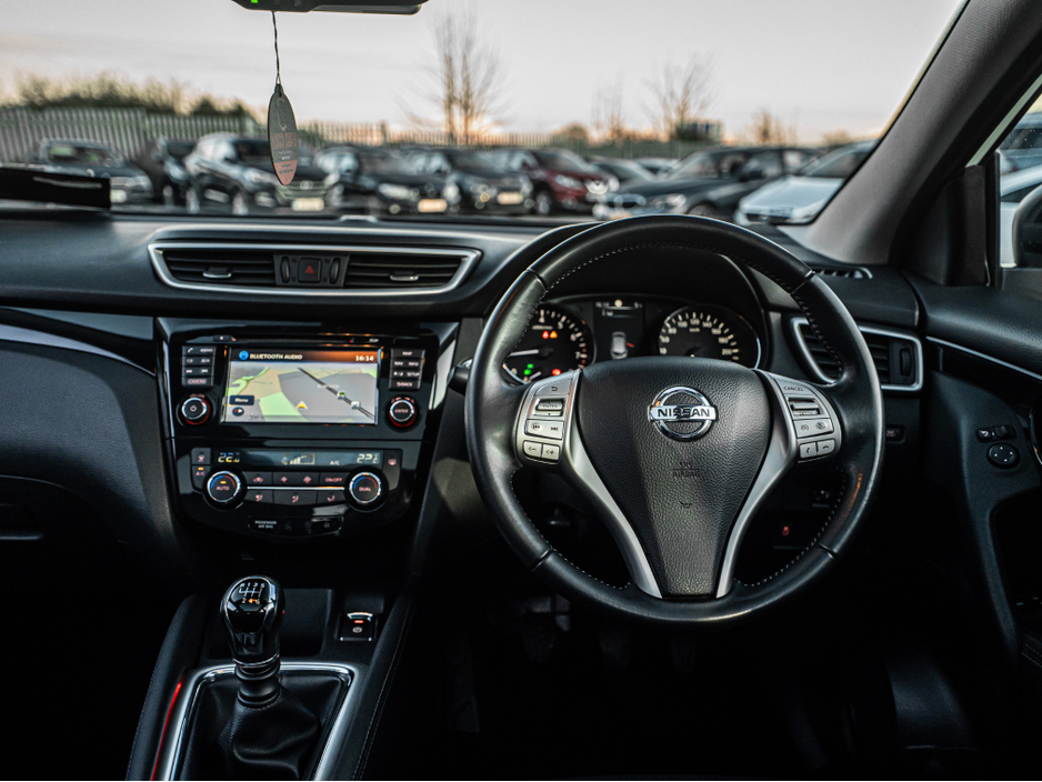 2017 Nissan Qashqai 2017 Qashqai 1.2/1 owner/High spec/1yr warranty €15,888