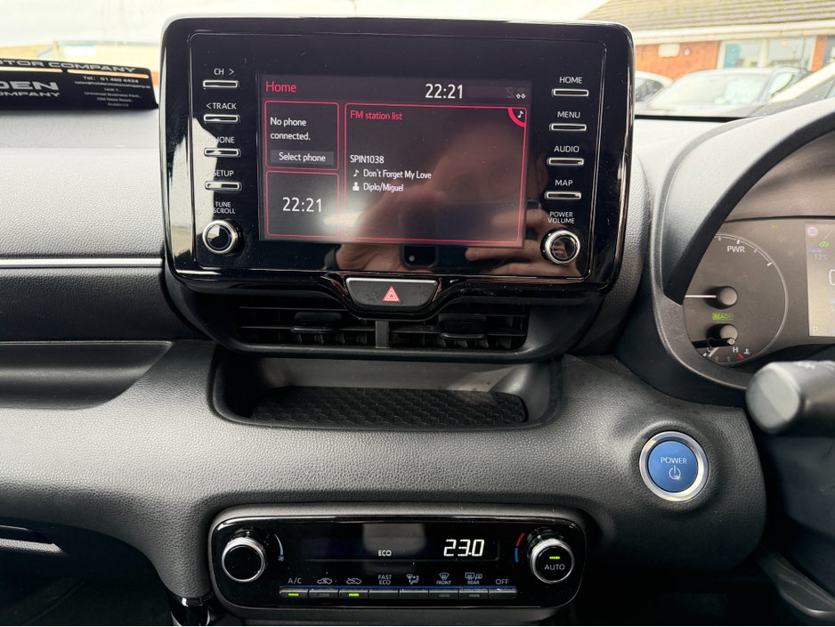 2023 Toyota Yaris - image 17